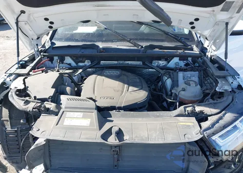 2018 Audi Q5 2.0T Premium/2.0T Tech Premium z USA, uszkodzony, nr VIN WA1BNAFY9J2096370